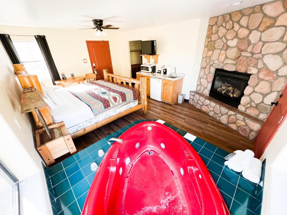 Creekside Lodge And Cabins Mayer Bagian luar foto